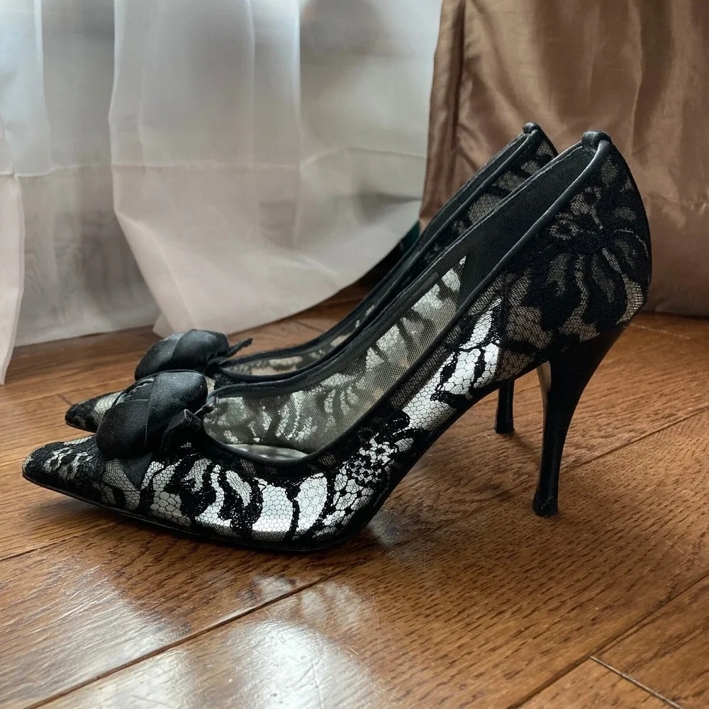 Stuart Weitzman Sheer Lace Whimsigoth Rosette Leather Heel Women 7.5 Black $390